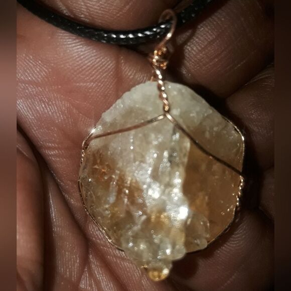 Hand crafted crystal pendant necklace - Picture 6 of 8